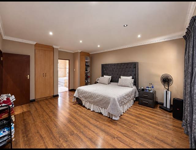 4 BEDROOM HOUSE FOR SALE IN VANDERBIJLPARK SE 7